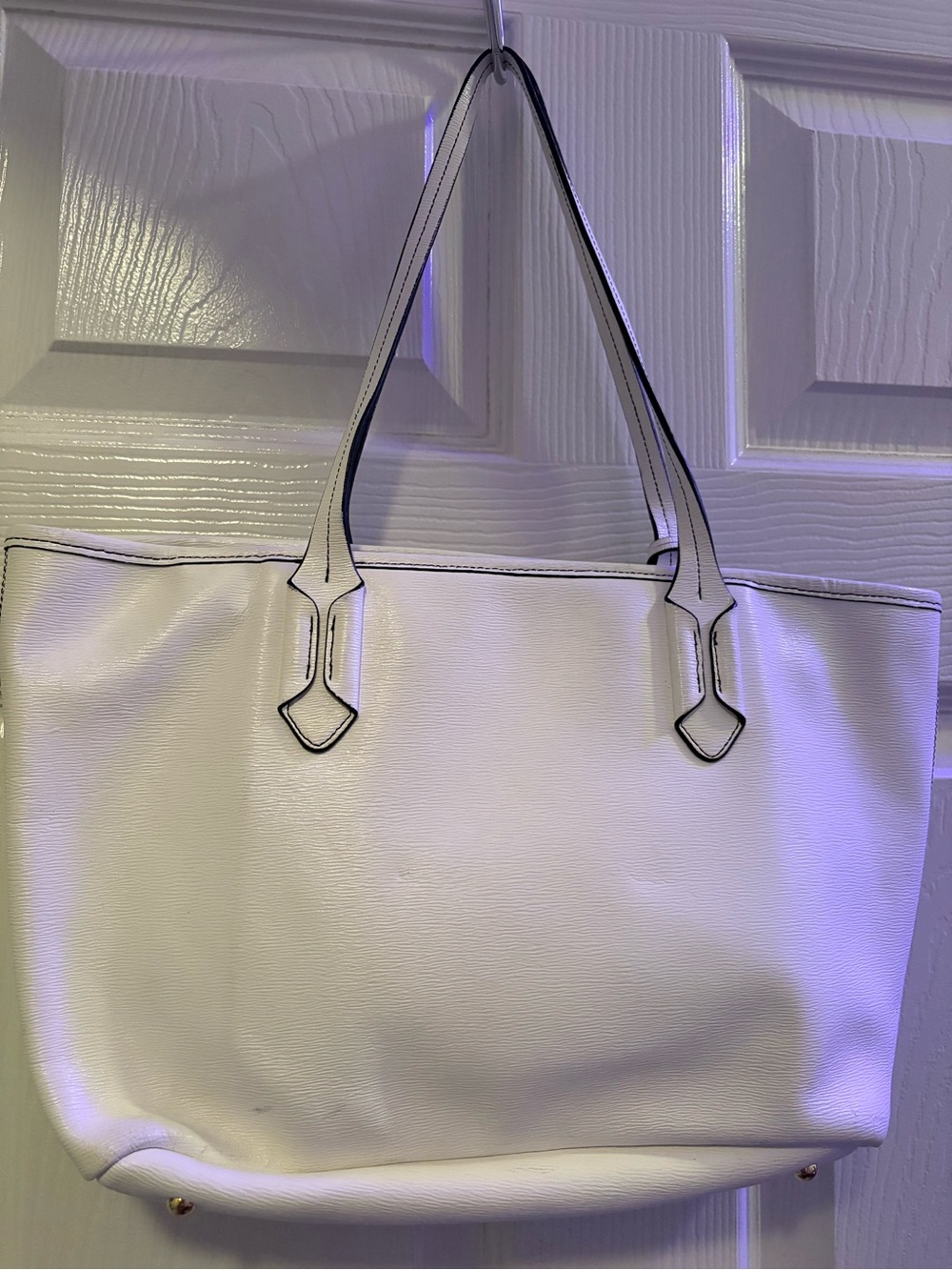 Ralph Lauren Tote with Gold Hardware - Picture 3 of 6